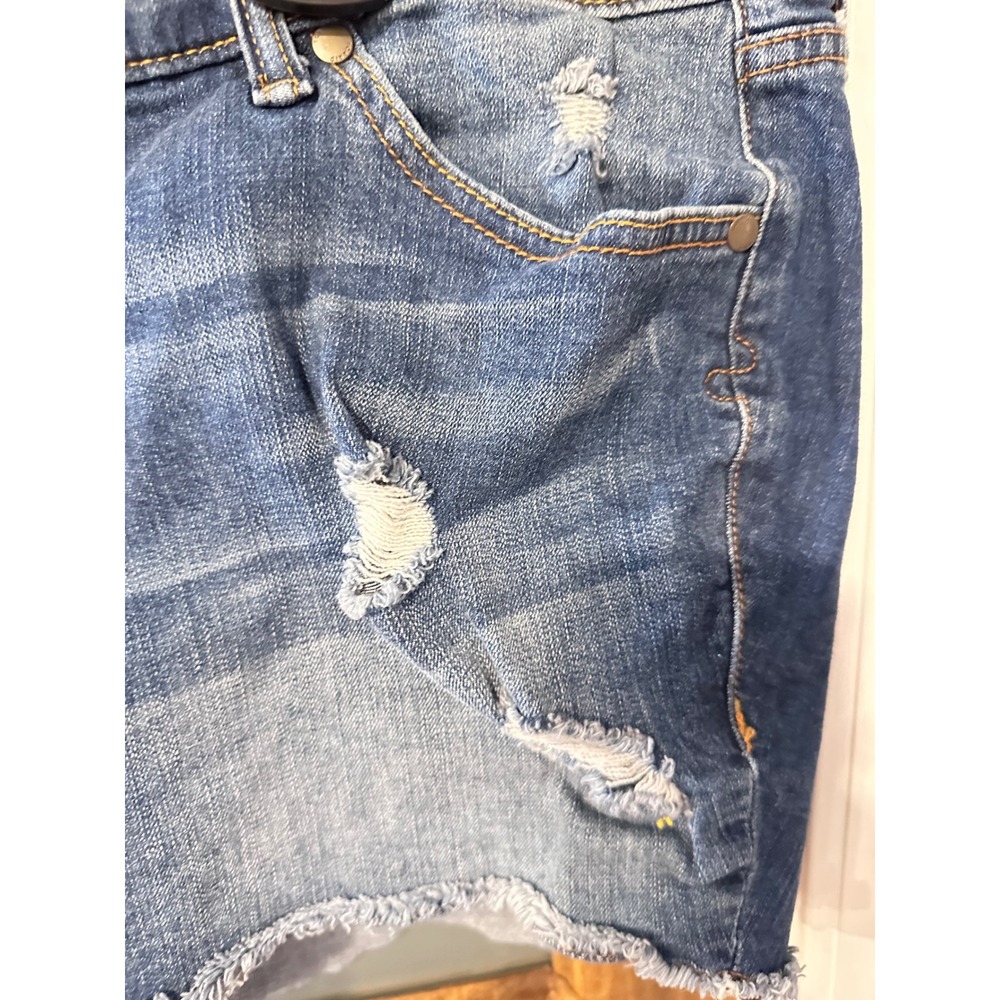 Torrid Denim Shorts Womens 16 Blue Distressed Ripped Frayed Hem Mid Rise - Picture 4 of 7